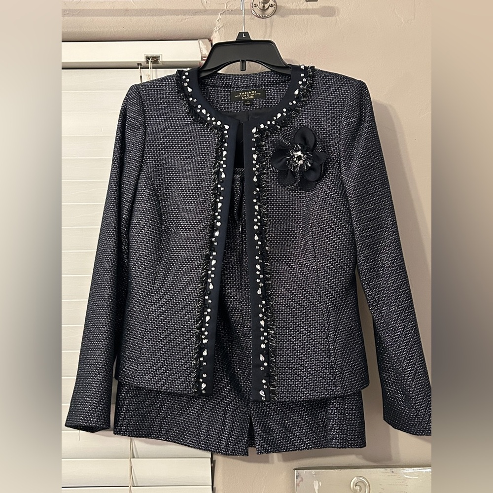 Tahari Luxe Suit s2